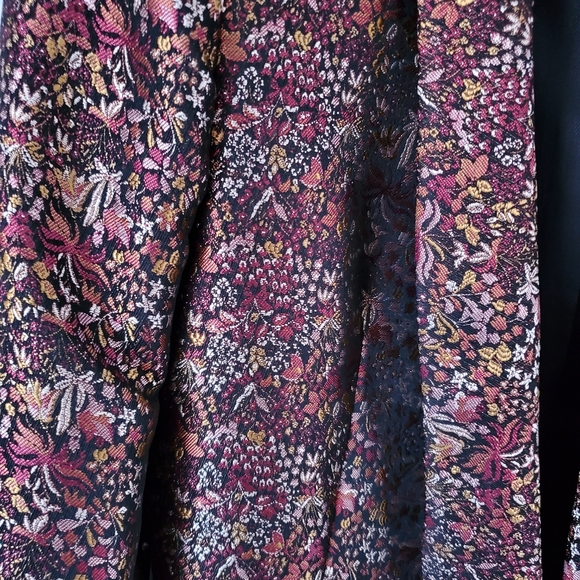 Metallic Floral Zara Blazer - Picture 3 of 6